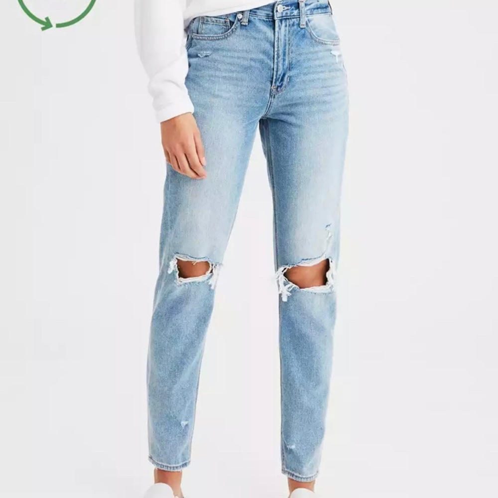 American Eagle Light Wash Mom Jeans